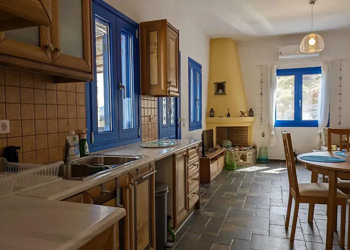 Pnoes - Seaside Escape Kíthnosz