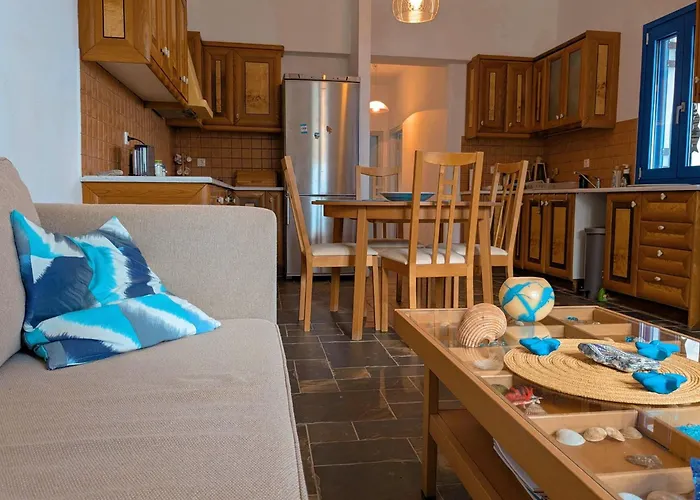 Pnoes - Seaside Escape Kíthnosz