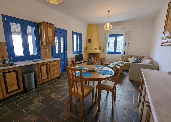 Pnoes - Seaside Escape