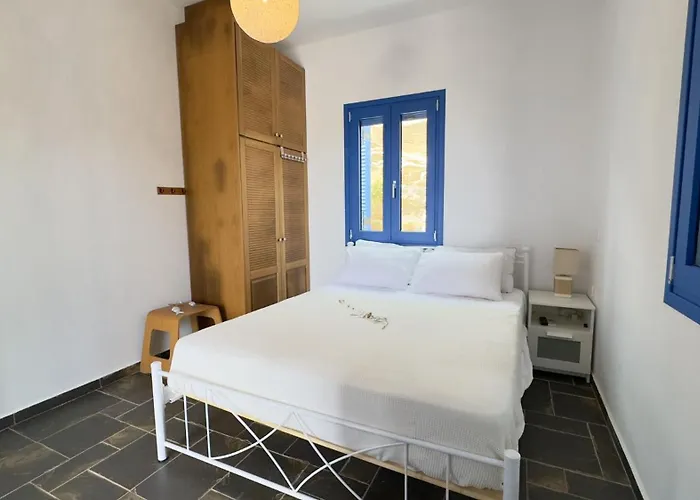 Pnoes - Seaside Escape